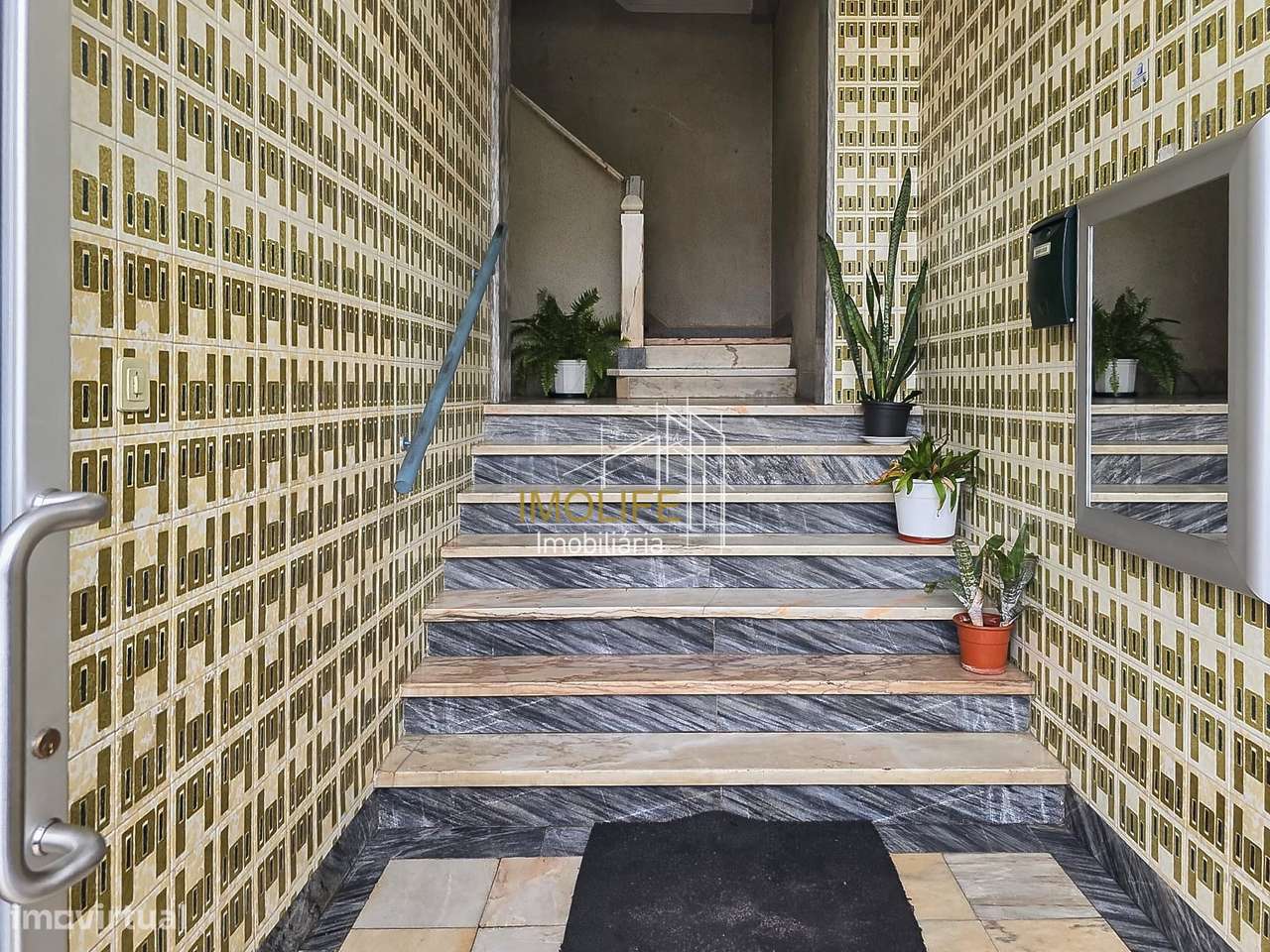 Apartamento T2 com varanda-11