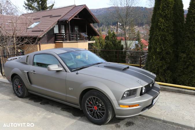 Ford Mustang - 2