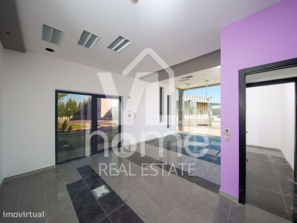 Armazém Industrial de Grande Dimensão - Localização Estratégica-21