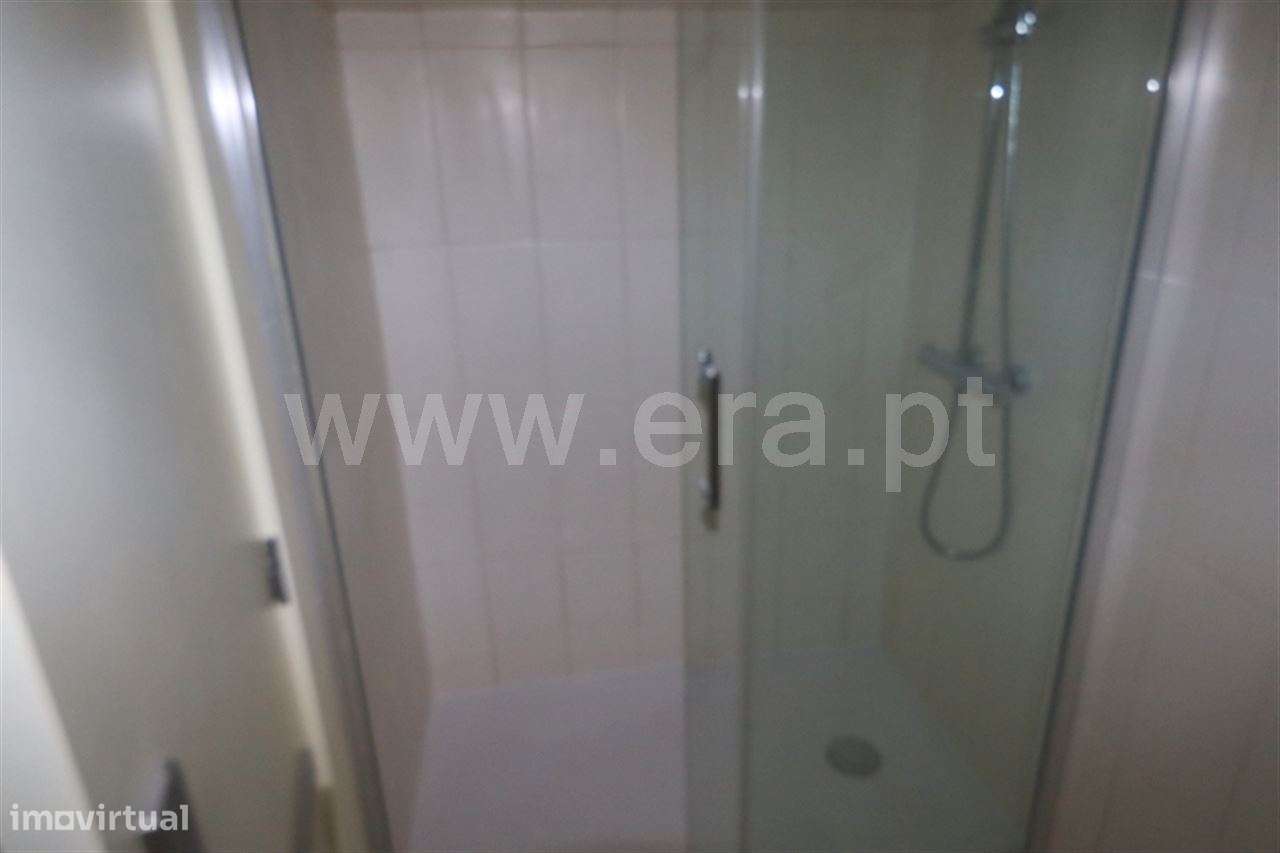 Armazem 180m2; Arrentela, Paio Pires - Grande imagem: 4/13