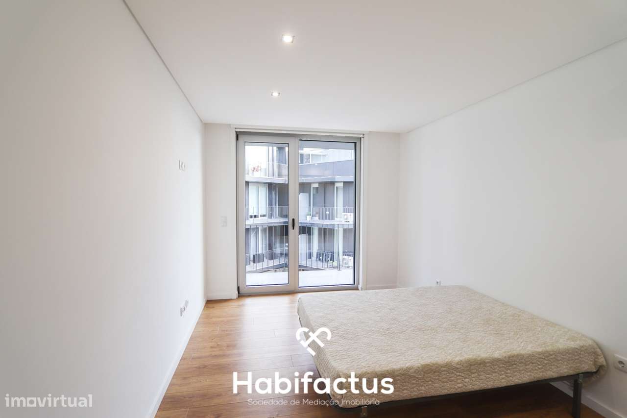 Apartamento T3+2 com Varandas e Terraço em Viseu-14