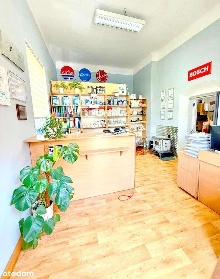 Parter /dwa pomieszczenia i wejścia/bezczynszowy.-0