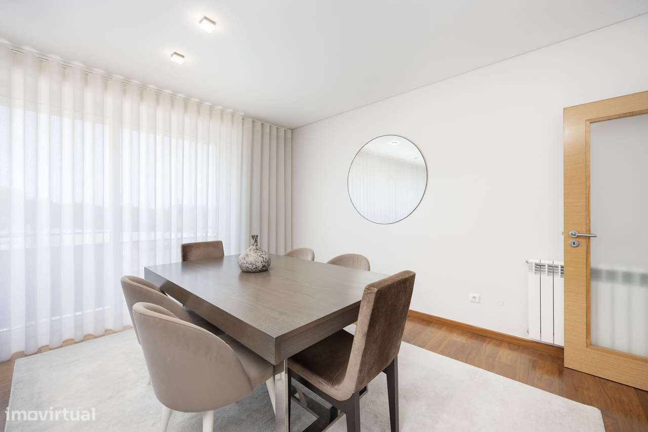 Apartamento T3 com 140m2 | Garagem 2 carros-3