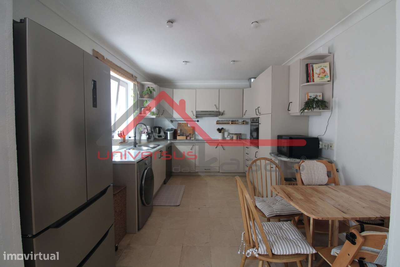 Moradia em Banda V4 com Jardim e Estacionamento na Quinta do Anjo-9