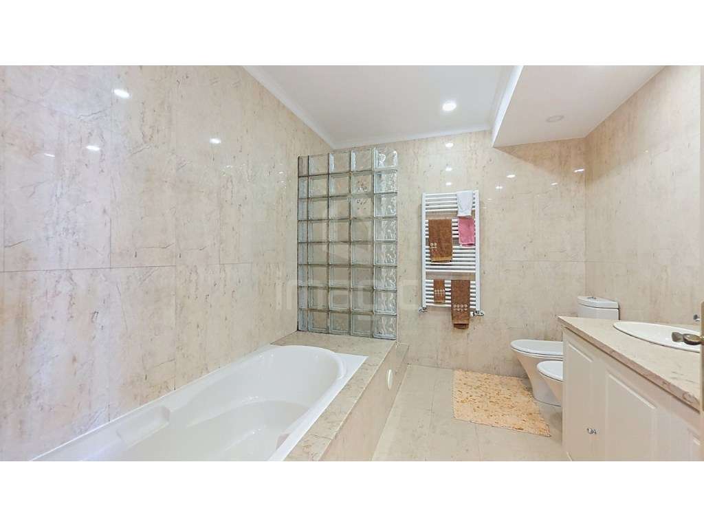 Moradia T4 isolada, usada, Encarnação - Mafra-27