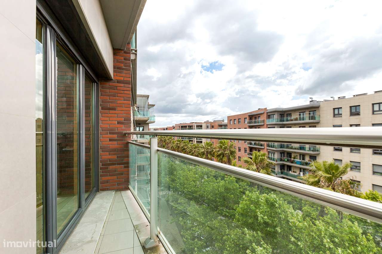 Apartamento T2 na Urbanização da Malvarosa-14