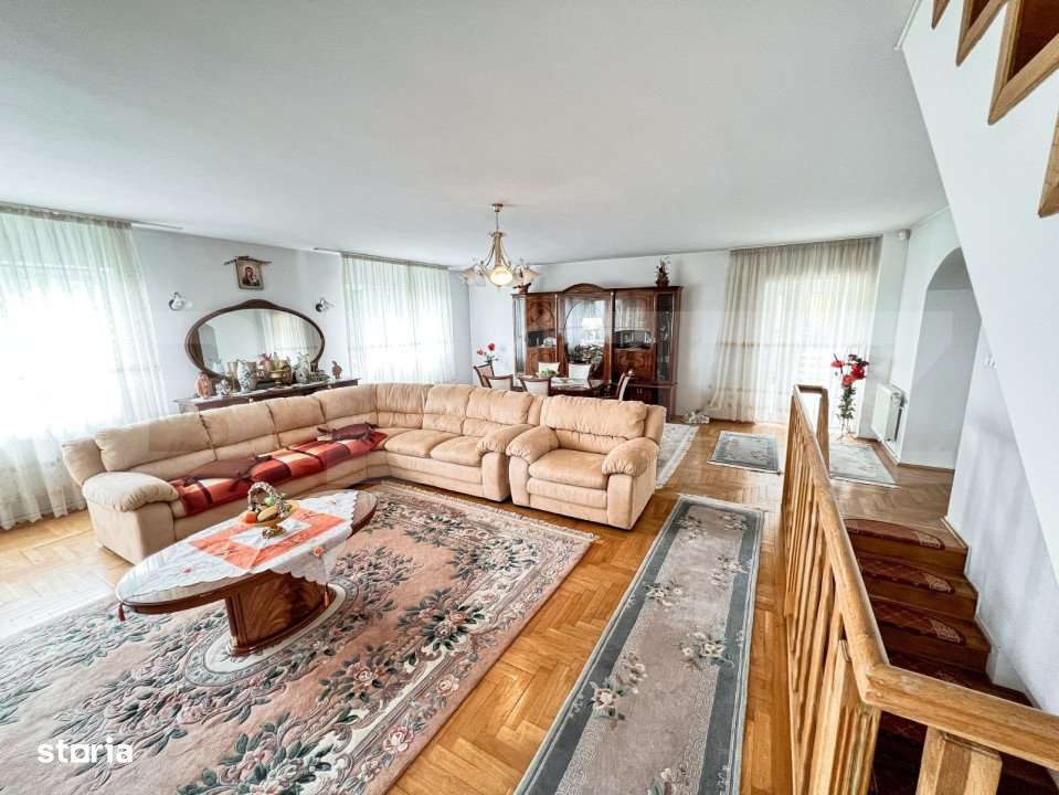 Vila deosebita de 534 mp, 1800 mp, terasa, Codlea - Imagine principală: 2/17