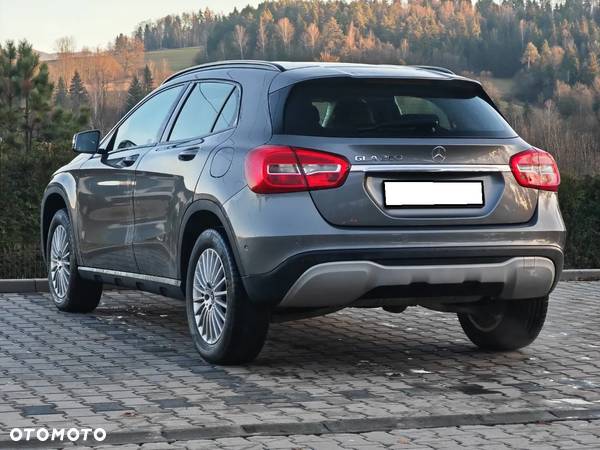 Mercedes-Benz GLA - 7