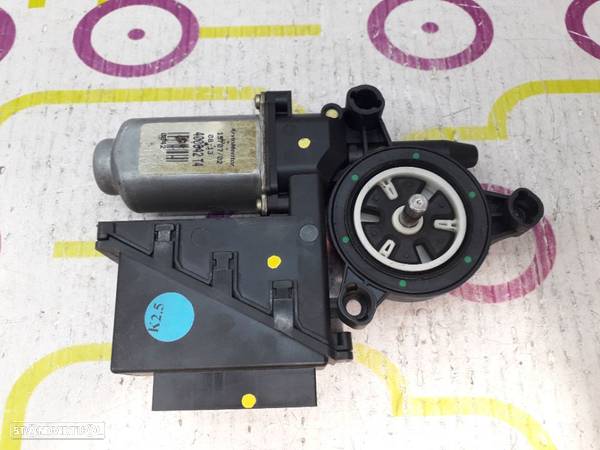 Motor de Elevador de Vidro Frt / Esq VW Golf IV 1.9 TDi 110Cv de 2001 - Ref : F005S00047 - NO330008 - 6