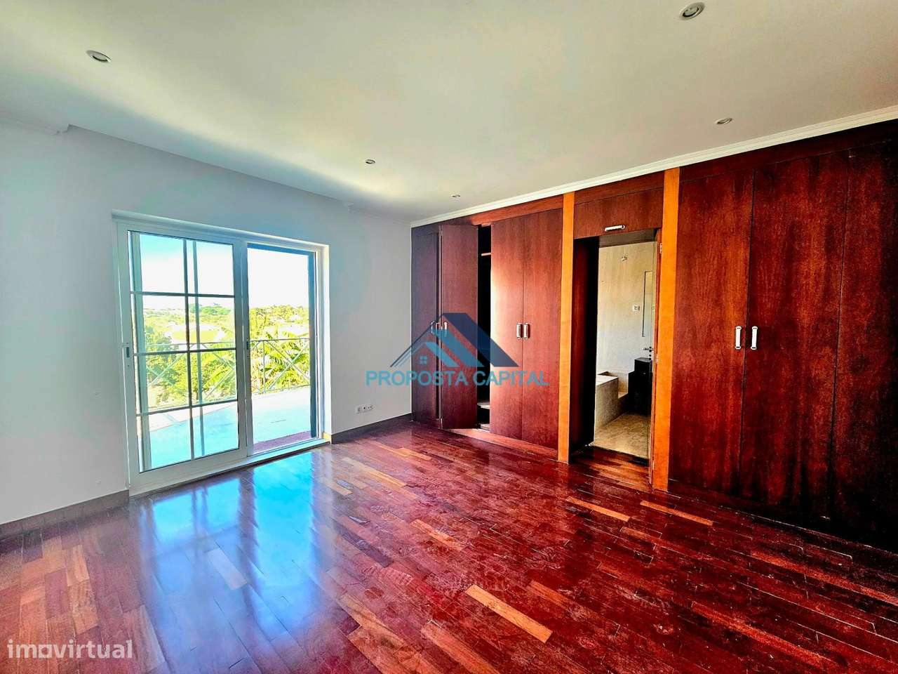 Moradia T4 com excelentes áreas exteriores - Oportunidade Única...-30