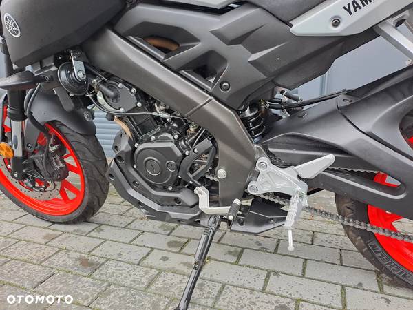 Yamaha MT - 28