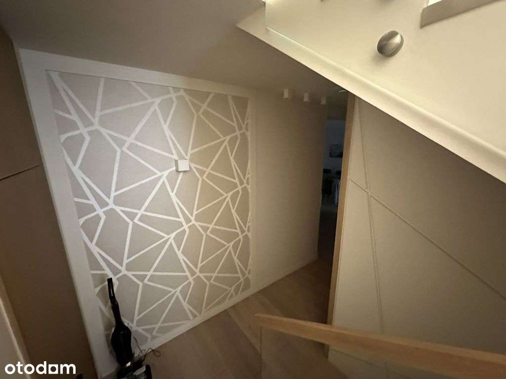 Nowoczesny dom z garażem, pompą ciepła i solarami-17