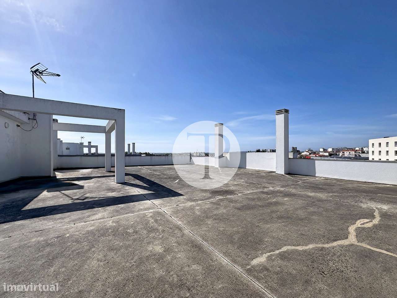 T4 em condomínio com piscina – Excelente estado – Caldas Terrace-5