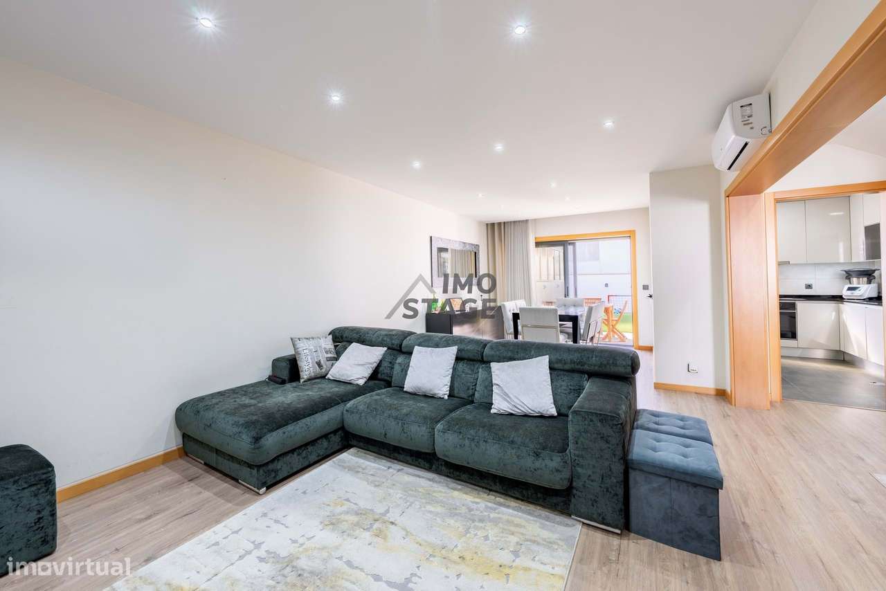 Moradia T3 de Luxo em Condomínio no Centro de Valongo-5