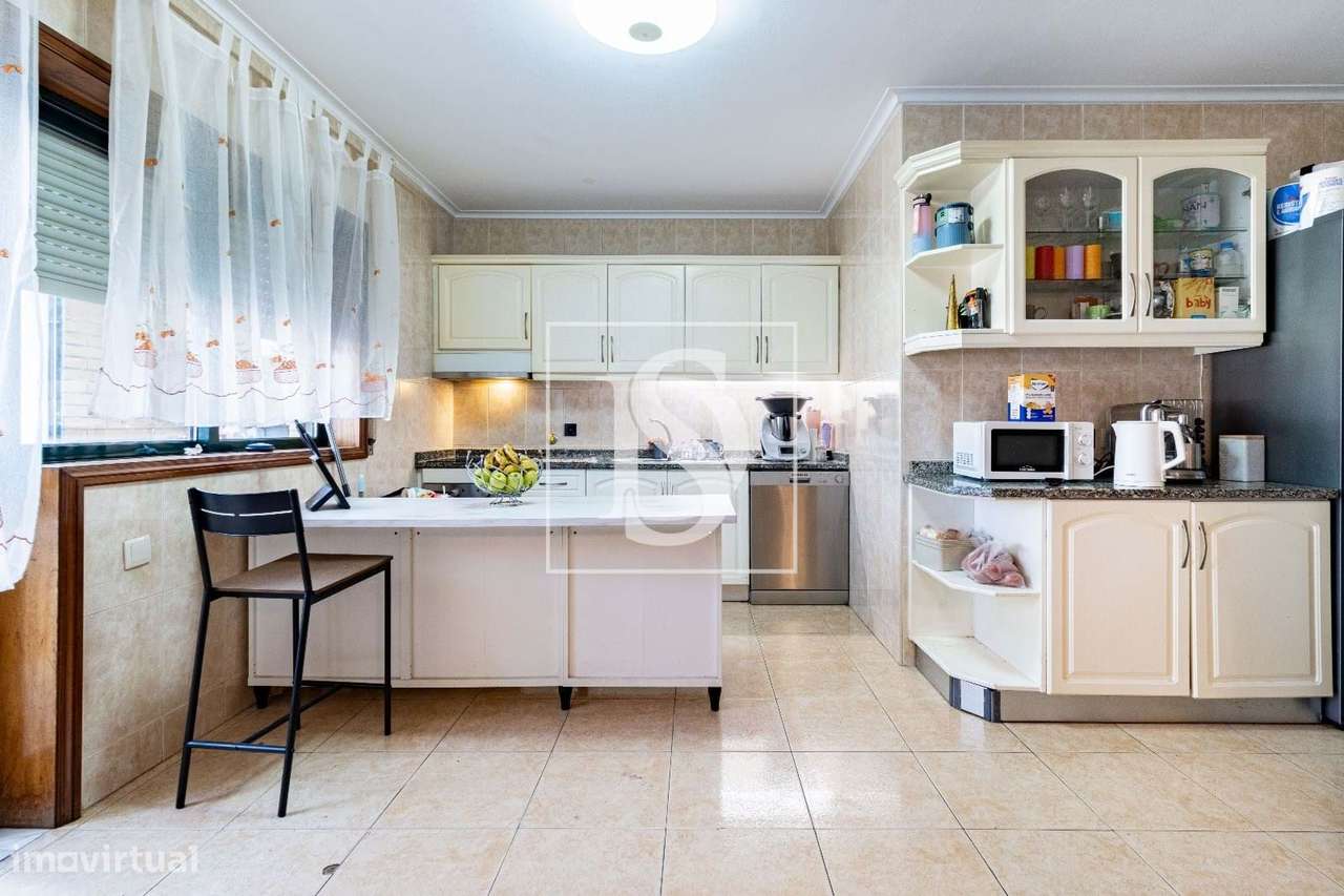 Apartamento T3 em Vila Nova de Gaia – Luminoso e Mobilado Oportunidade-16