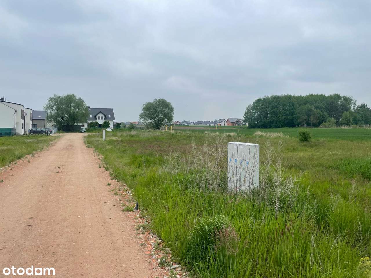 Atrakcyjna działka z pozwoleniem na budowę pod lasem!-3