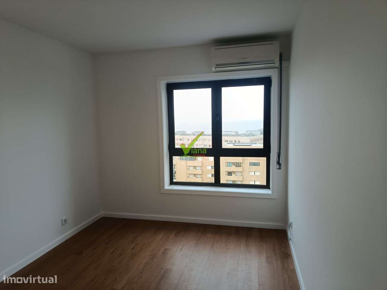 T. 1 com garagem e vistas de mar-8