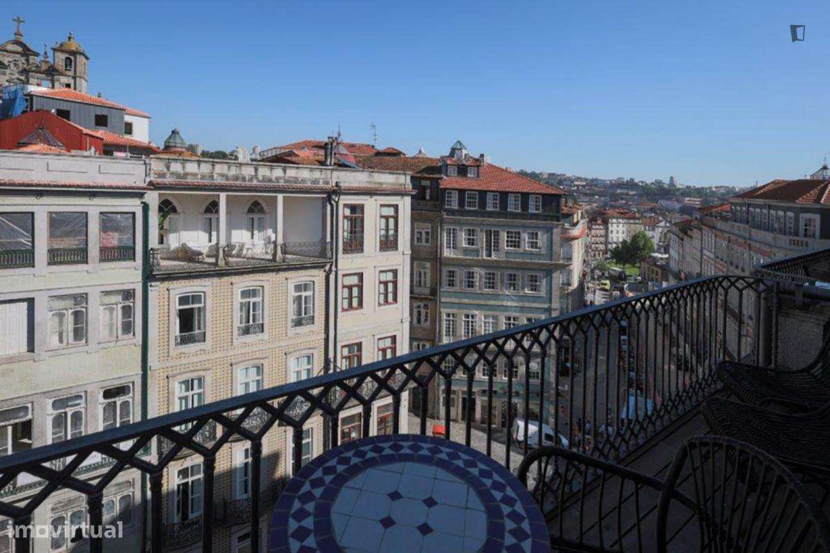 Apartamento com 2 quartos - localizado em Sé Porto - Grande imagem: 3/6