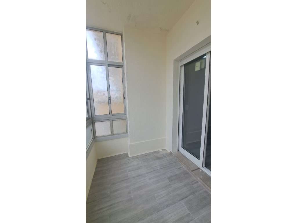 Apartamento T2 Almada Centro Recuperado-8