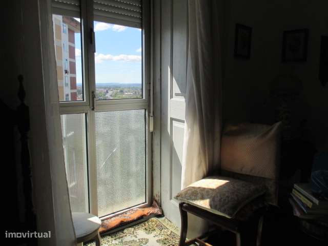 Apartamento T4 na Alameda da Conchada-9