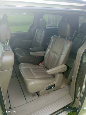 Chrysler Town & Country 3.6 Limited - 17