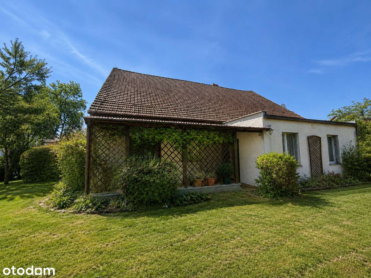 Pół domu 160 m² z działką 595 m², garażem i budynkiem gospodarczym-8