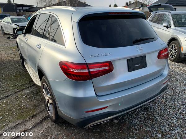 Mercedes-Benz GLC 300 4-Matic - 3