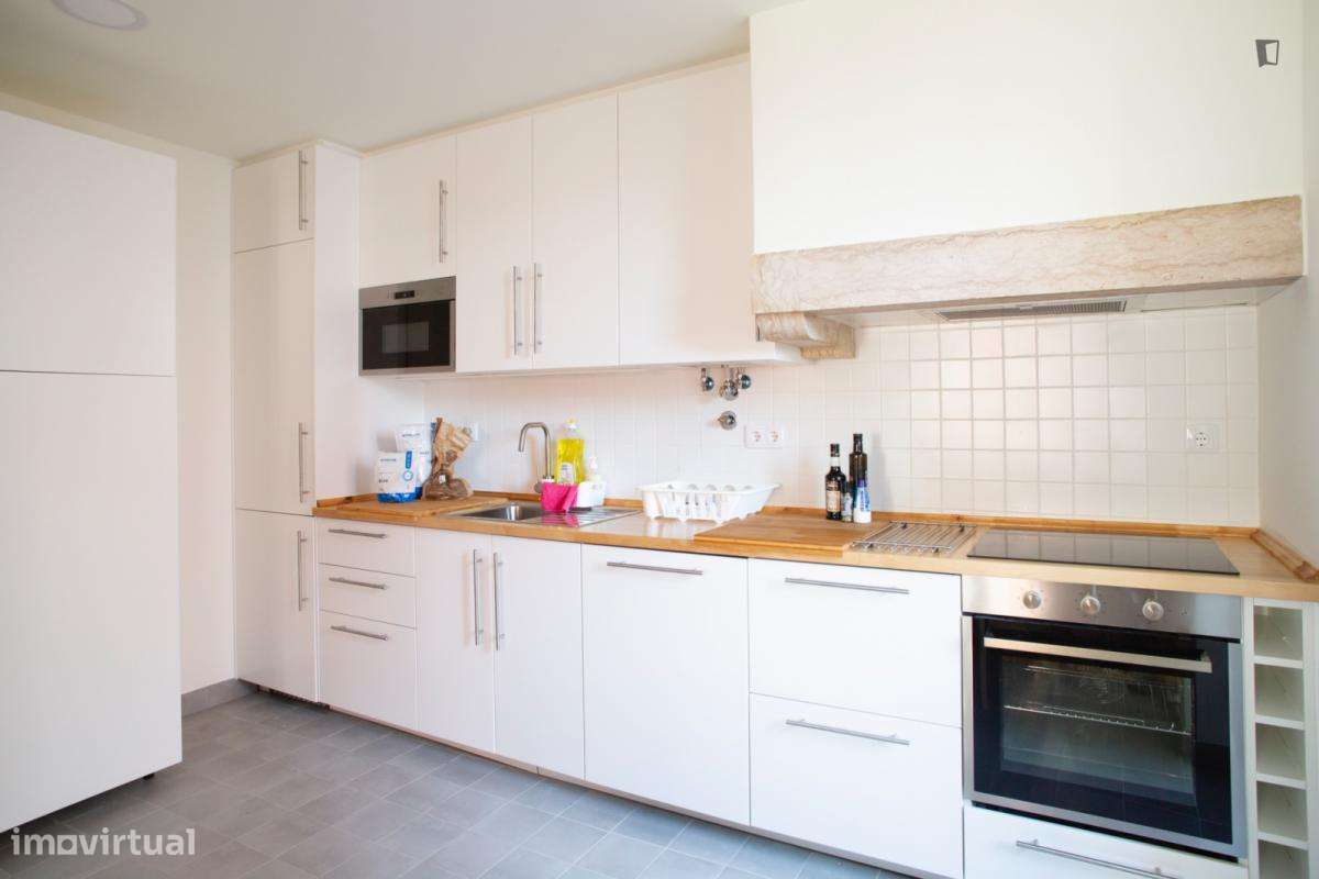 Quarto - localizado em Roma-Areeiro Lisbon - Grande imagem: 4/6