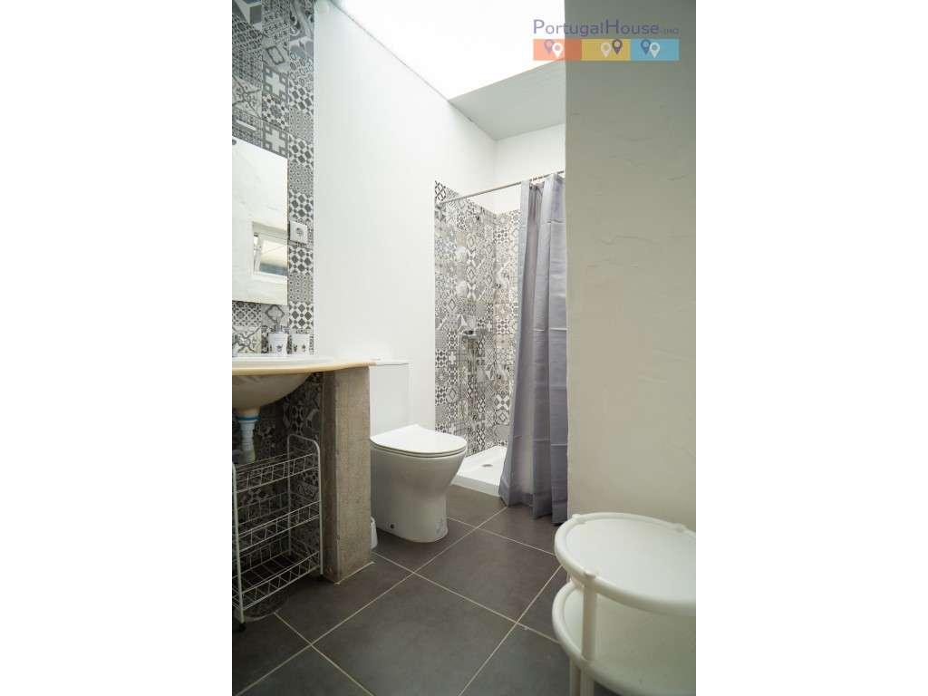 Moradia independente T3 com anexo T2 e 5.000 metros de terreno.-35