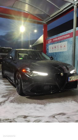 Alfa Romeo Giulia 2.0 Turbo 16V AT8 Veloce - 6