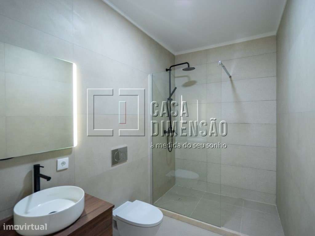 Apartamento de tipologia T3 com varanda, mobilado e equipado em Ben...-35