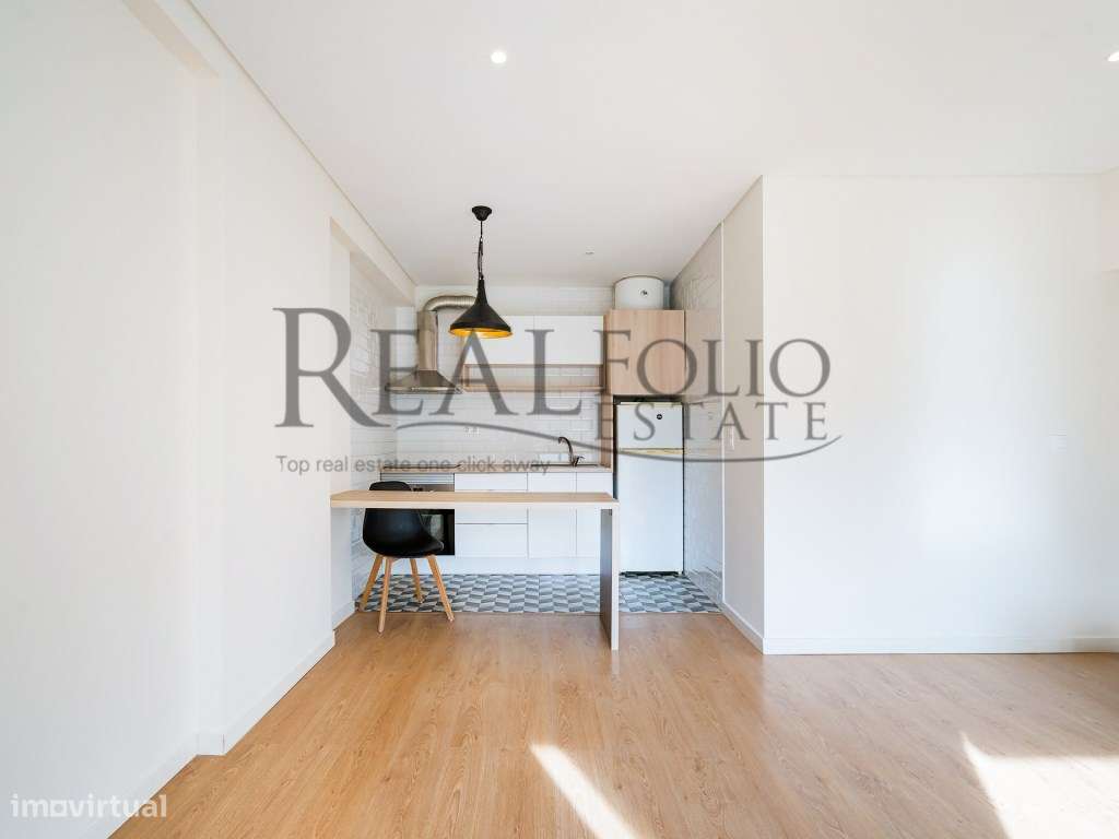 Apartamento T1 remodelado com varanda na Costa da Caparica-4