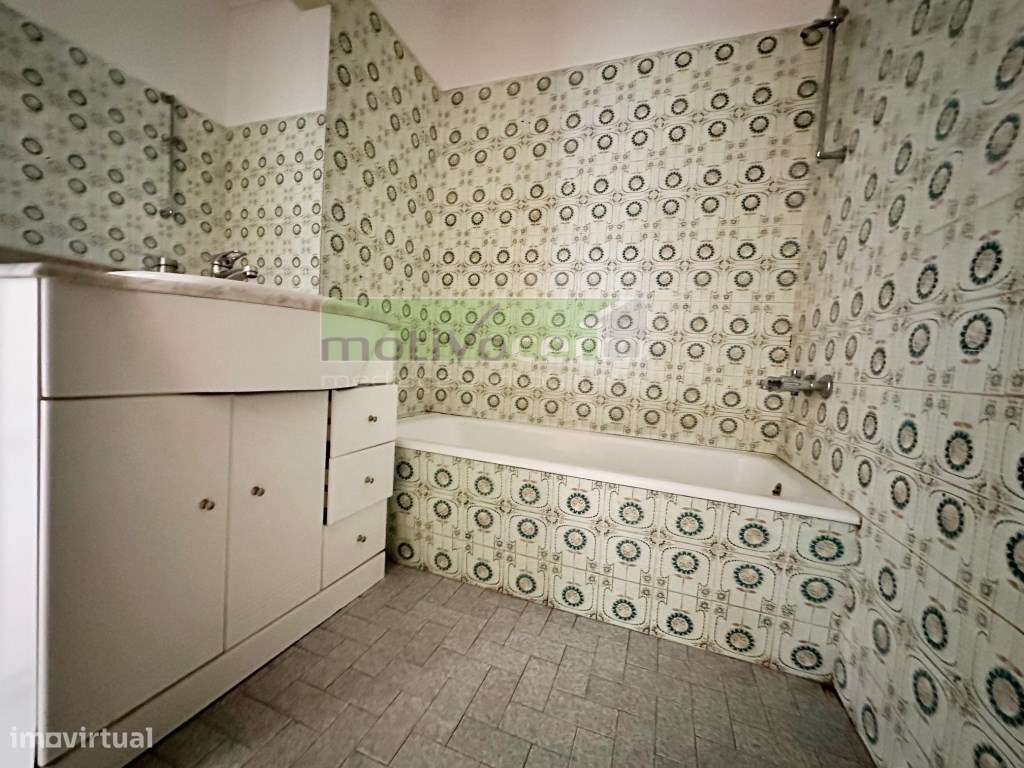 Apartamento T2 em remodelação total, na Figueirinha, Oeiras-9