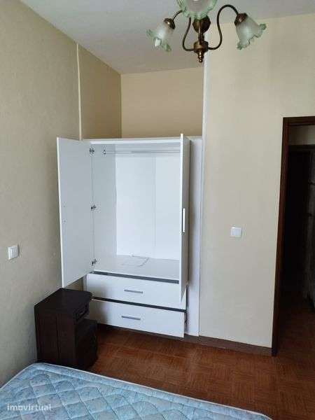 Arrendo casa térrea tipo T1+1 - Grande imagem: 4/7