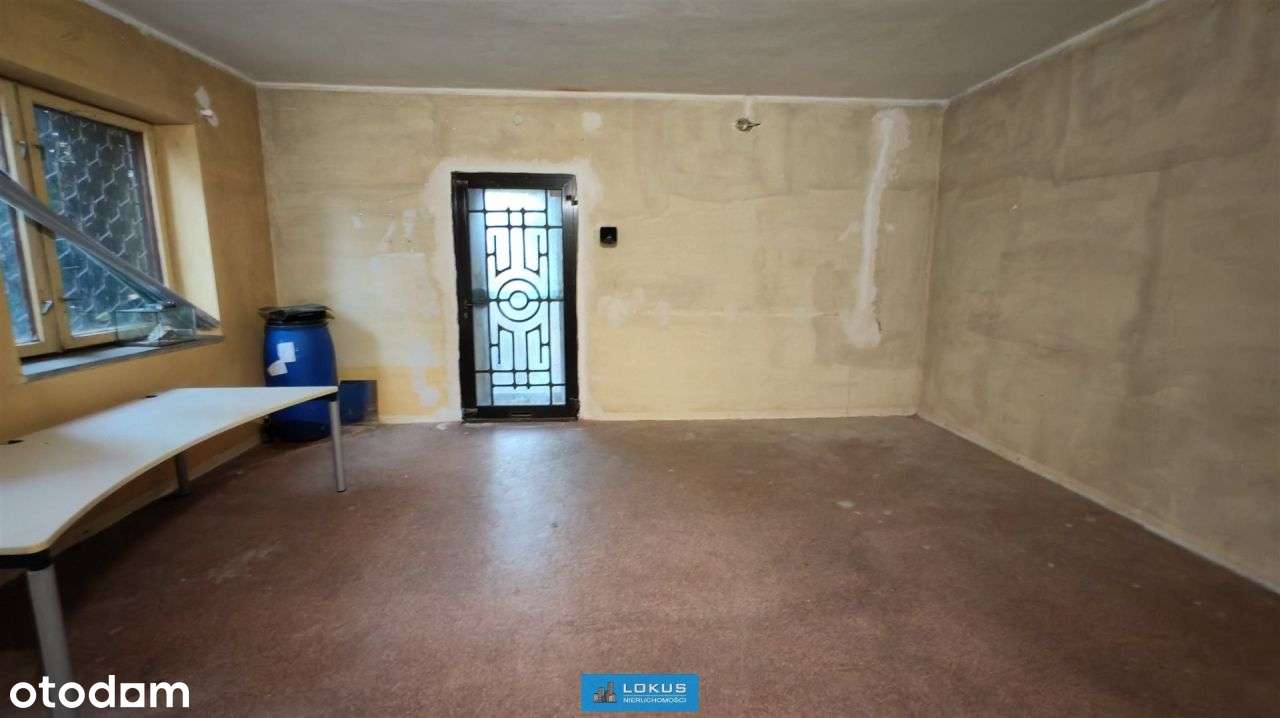 Dom 243 m2 z garażem i budynkami gospodarczymi-14