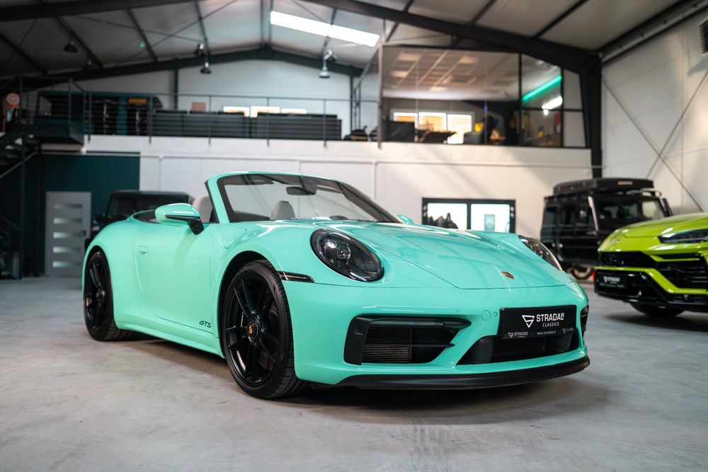 Porsche 911 992 Carrera 4 GTS 2023