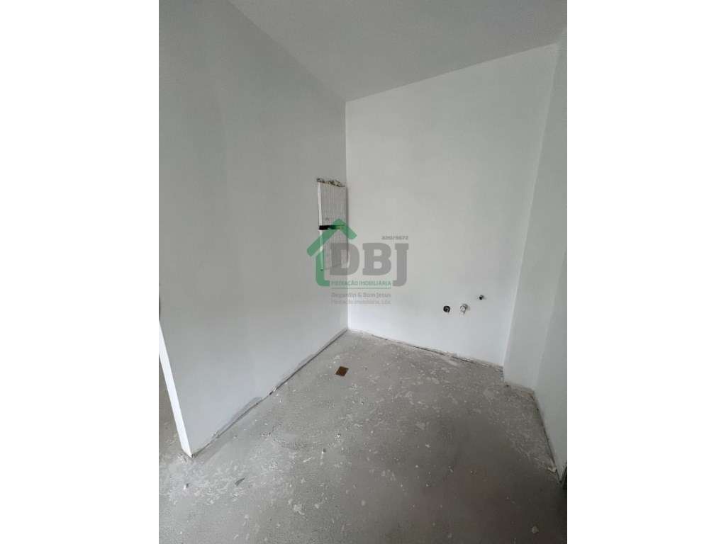 Excelente T1 c/ varanda - próximo futuro Hospital das Beiras-7