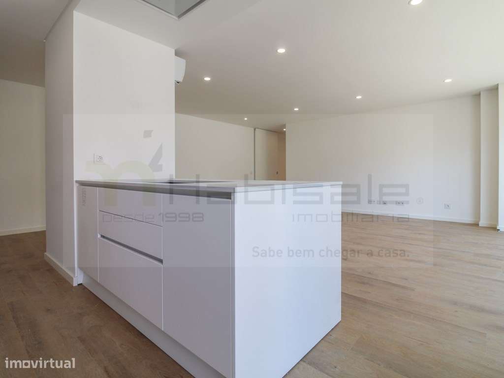 T3 com Terraço e Jacuzzi 5 minutos da praia - Grande imagem: 4/36