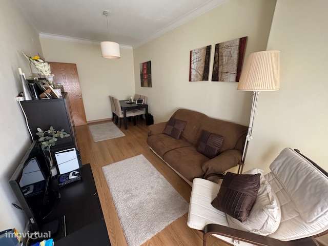 Apartamento no 1. º Andar em Prédio Pequeno – Excelente Localização - Grande imagem: 4/34