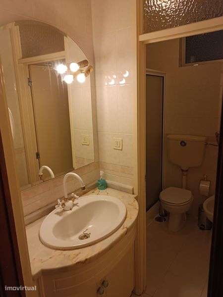 Apartamento T3 no 3º Andar em prédio sem elevador, mobilado e equipado - Grande imagem: 4/10