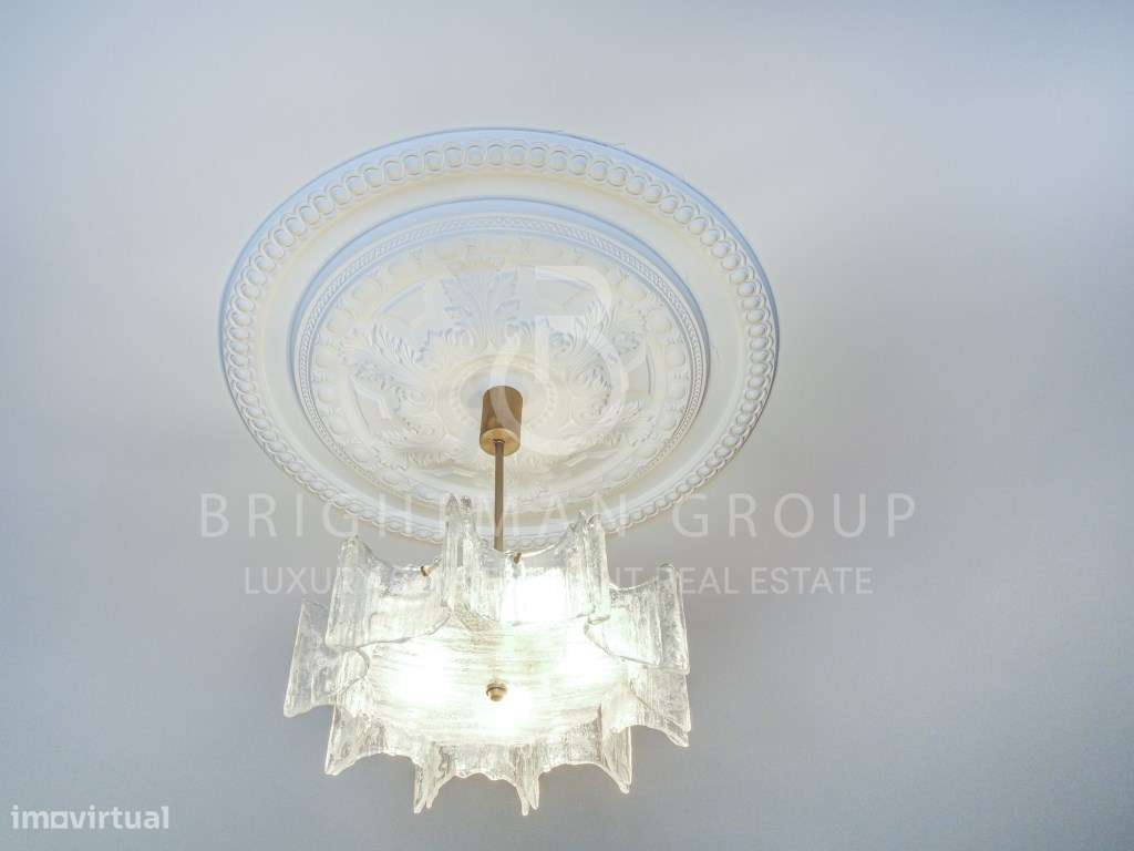 Moradia T5 com piscina em zona histórica da Parede-9