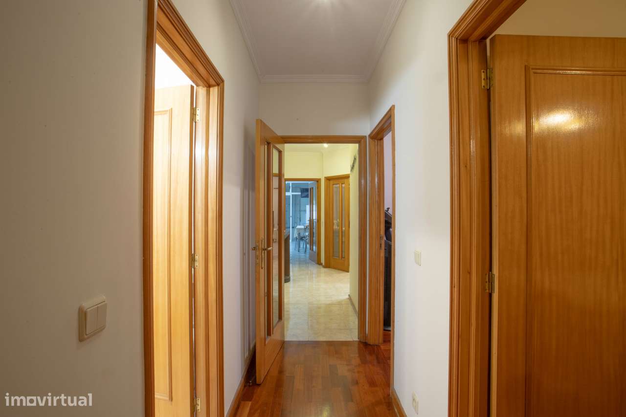 T2+1, em Vila Nova de Gaia, com garagem e varanda-15