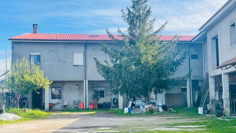 Vivenda c/ 7 Quartos e 3 Wc's - Grande imagem: 4/10