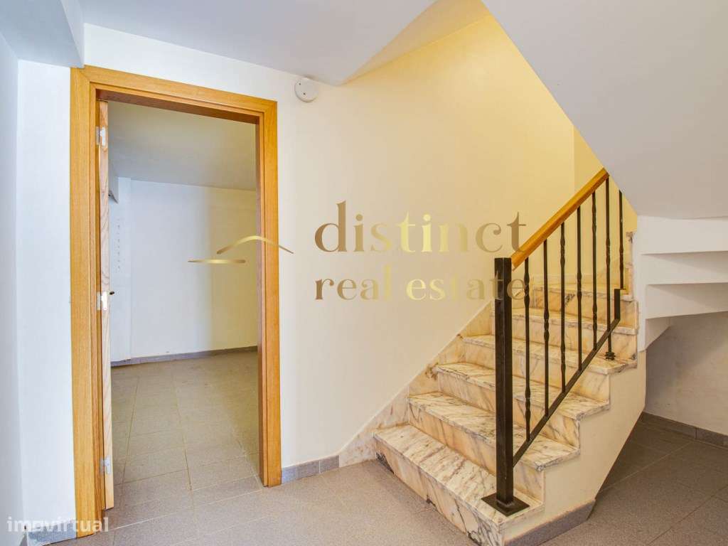 Moradia T2+1 Geminada com Garagem, Piscina, Terraço e BBQ-34