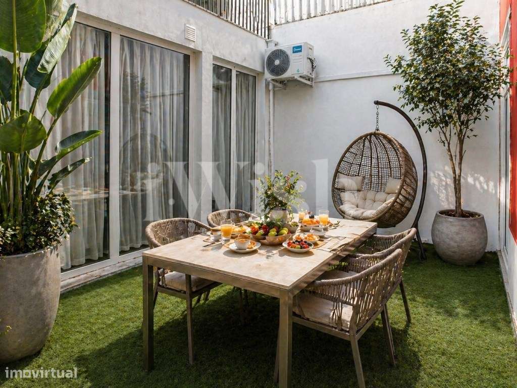 T0 2 Com Jardim Interior Em Centro Historico