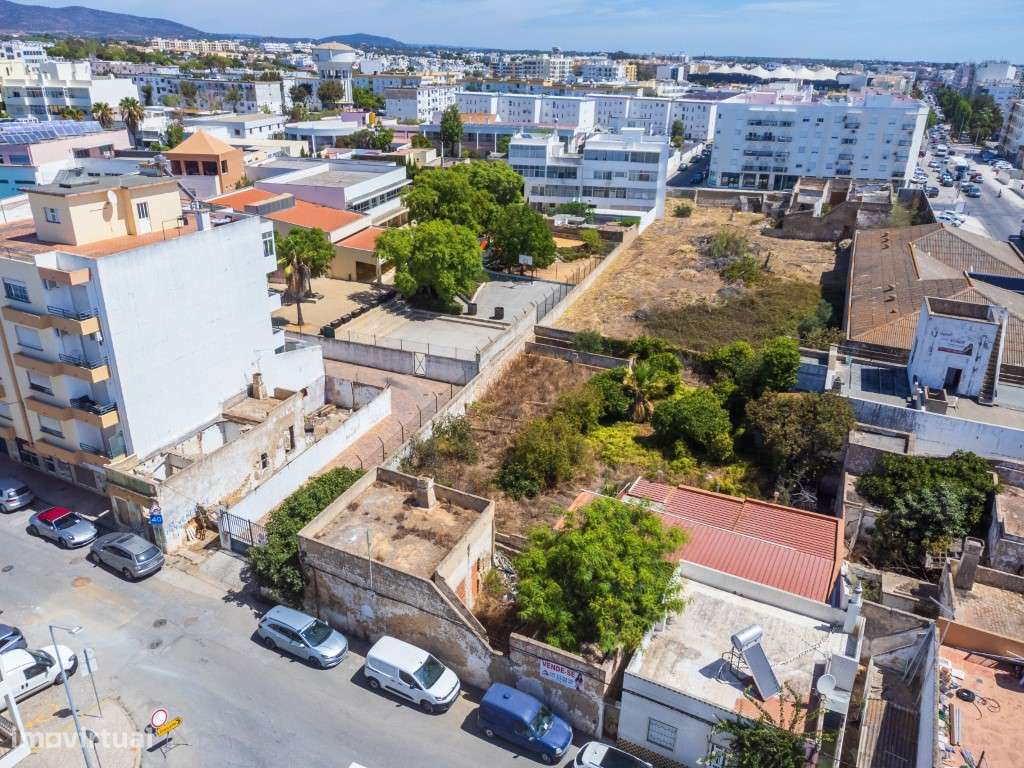 Terreno com Casa em ruínas no Centro de Olhão-20