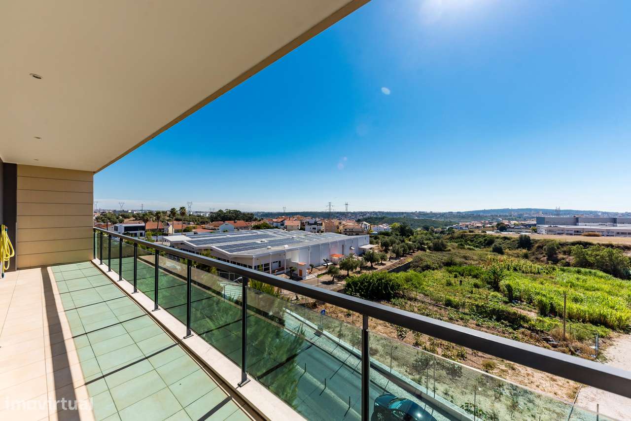 T2 | Condomínio Qta. Comendadeiras | Piscina | Varandas | Parqueamento-5