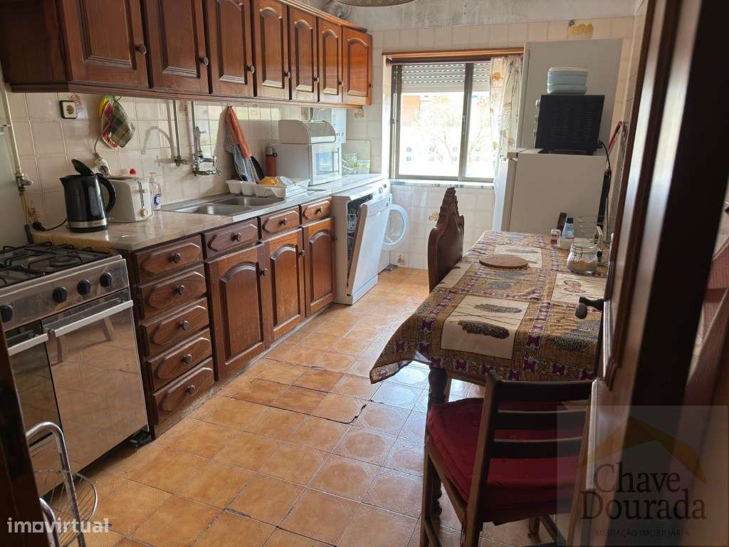 Fantástico apartamento T3 com sótão, na Av. Fernando Namora, com bo...-16