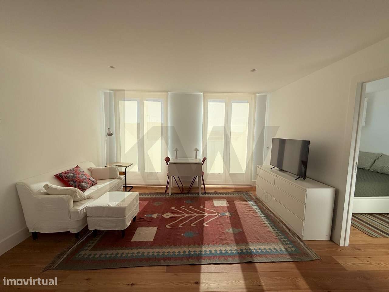 T1 renovado, equipado e mobilado com varanda e vista frontal de rio – - Grande imagem: 4/23