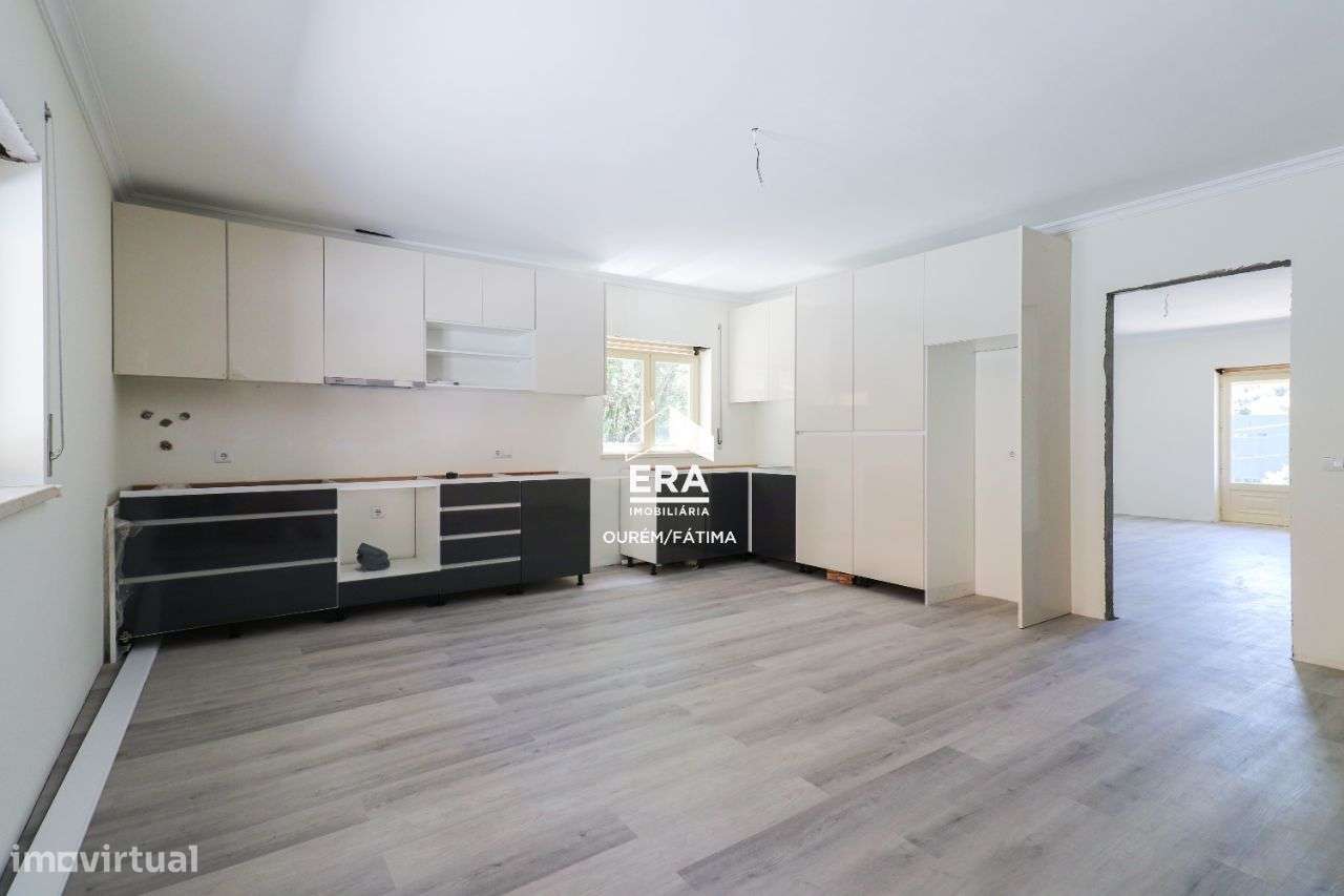 Moradia T5 localizada perto de Ourém - Grande imagem: 4/29